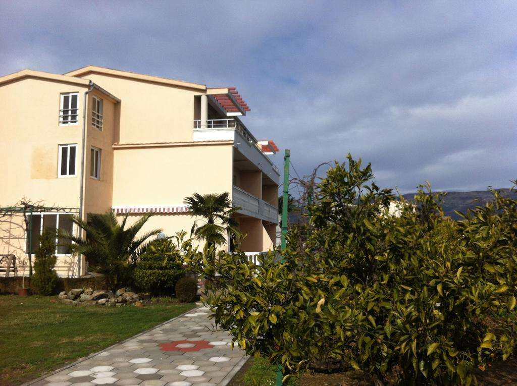 Apartaments Queen Ulcinj Exterior foto